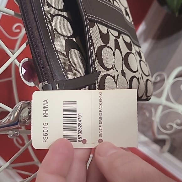 Coach Signature F06016 Stripe Swingpack Crossbody Khaki Brown Leather Purse NWT - Picture 4 of 9